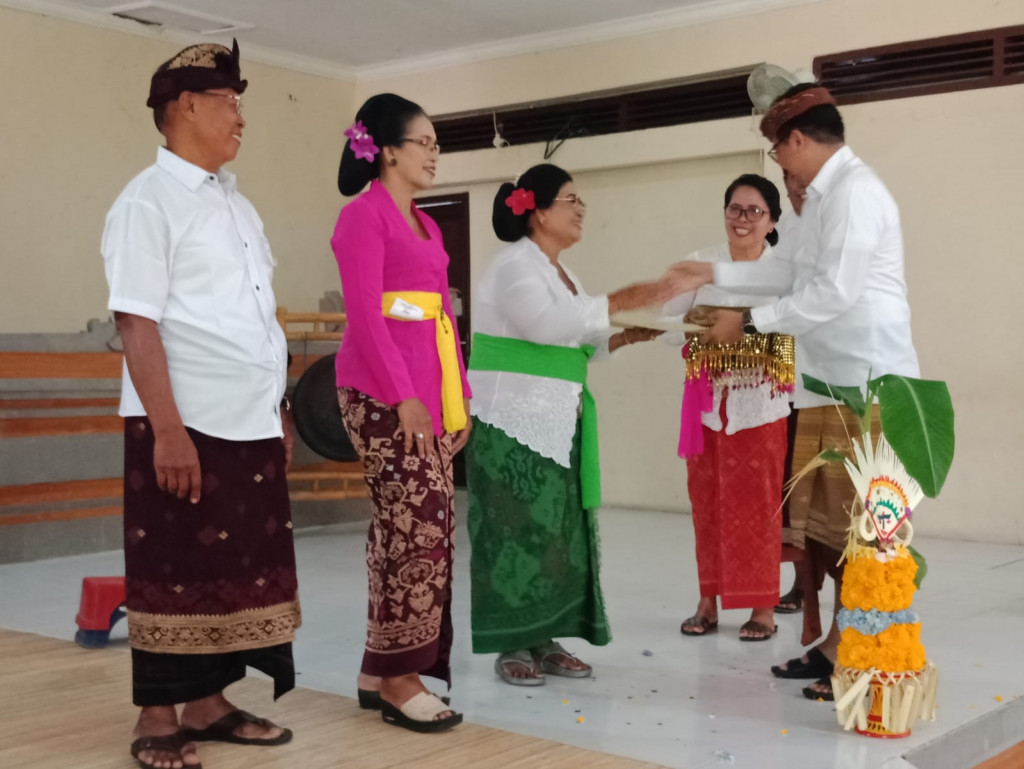 Perwakilan Desa Dalung Ikuti Lomba Macepat dan Mawirama tingkat Lansia se Kecamatan Kuta Utara